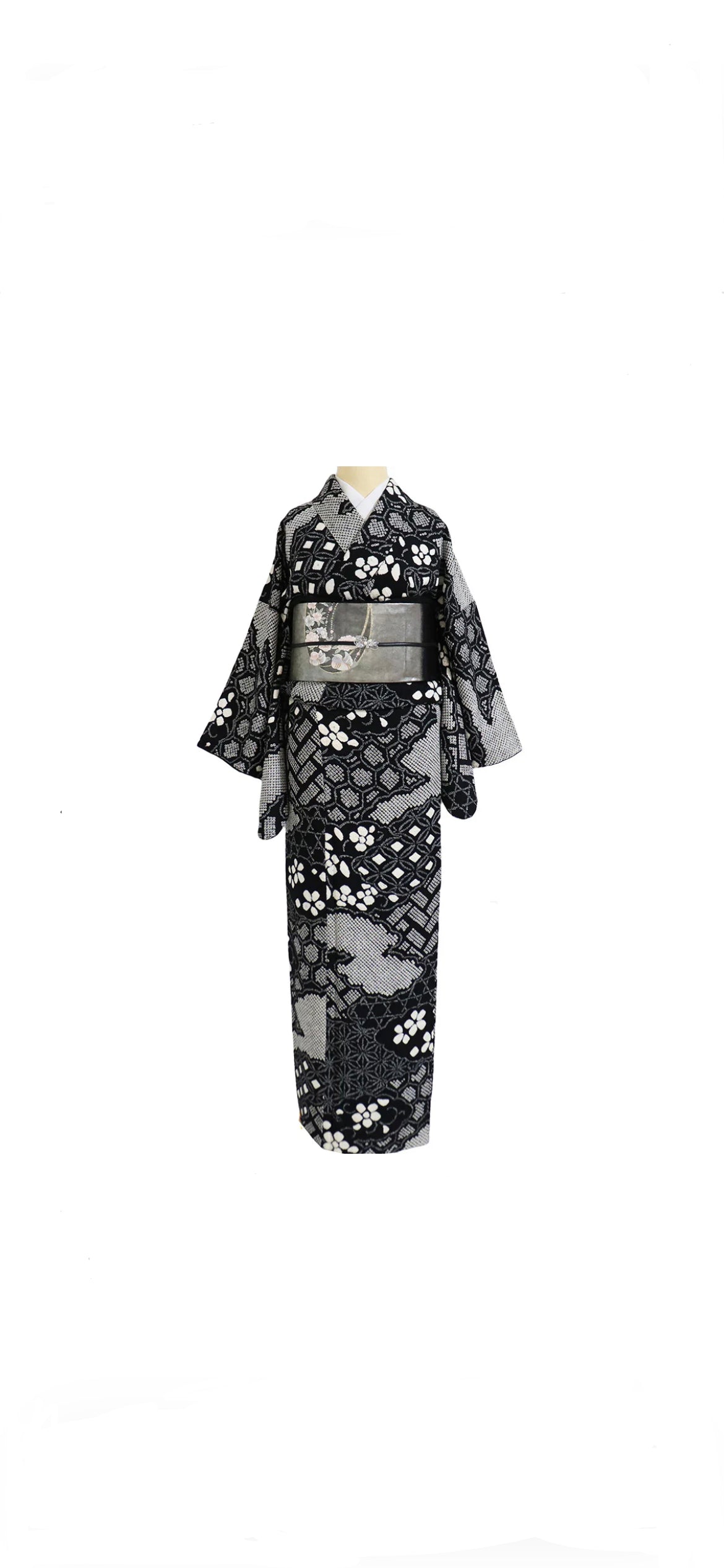 Kimono (Silk) Rental & Dressing