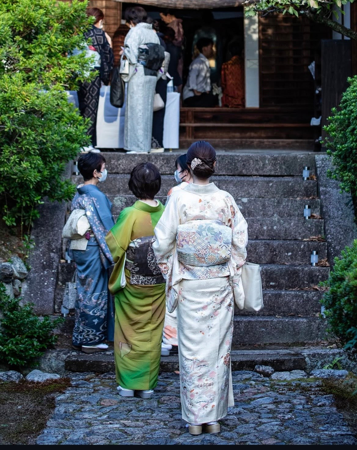 Kimono (Silk) Rental & Dressing